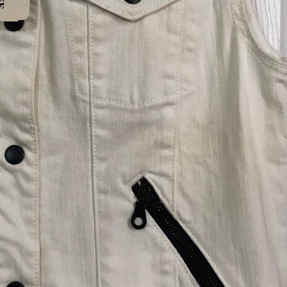 Forever 21 Oversized Vest - Picture 5 of 6